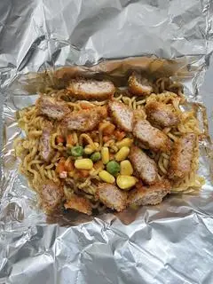 Hình ảnh Mì Trộn Nem Chua