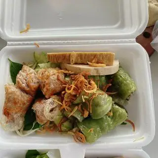Hình ảnh bánh cuốn lá dứa đầy đủ