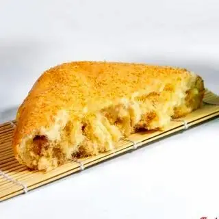 Hình ảnh Bánh mì xúc xích dừa