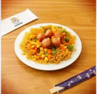 Hình ảnh Mì trộn indomie rau củ viên tôm bò