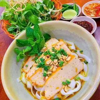 Hình ảnh Mì Quảng chả tôm