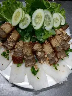 Hình ảnh Bánh hỏi heo quay chay( PPS Vegetable Pork + salads) 