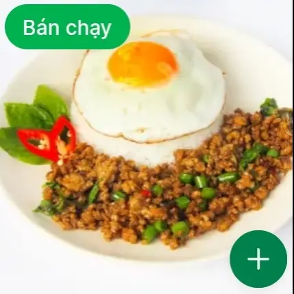 Hình ảnh cơm xào gà Quế kèm trứng ốp la