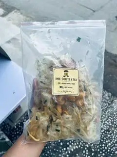 Hình ảnh Bánh Tráng Trộn Full Topping