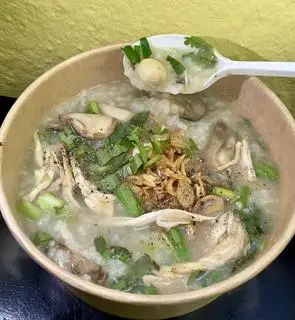 Hình ảnh Cháo gà nấm rơm hạt sen