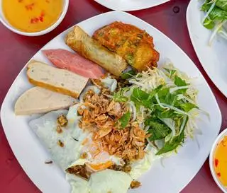 Hình ảnh Bánh cuốn nóng nhân thịt - full topping