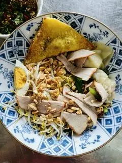 Hình ảnh Mì vằn thắn TRỘN LỚN