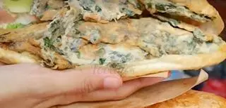 Hình ảnh Bánh mỳ trứng ngải cứu 2 quả