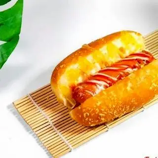 Hình ảnh Bánh mì xúc xích hotdog