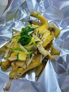 Hình ảnh Nguyên Con Gà Hấp Hành 