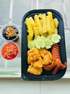 Hình ảnh Combo gà khoai tây xúc xích
