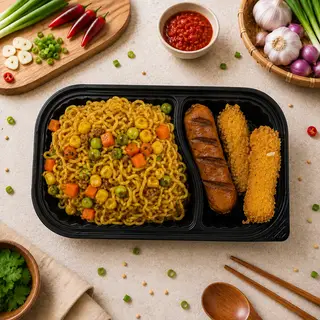 Hình ảnh Mì trộn cay dồi sụn + nem chua rán