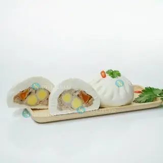Hình ảnh Bánnh bao nhân thịt heo 2 trứng cút 1 trứng muối