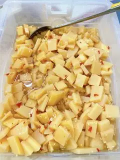 Hình ảnh Măng muối chua ngọt hộp to 1kg