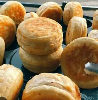 Hình ảnh Burger heo trứng