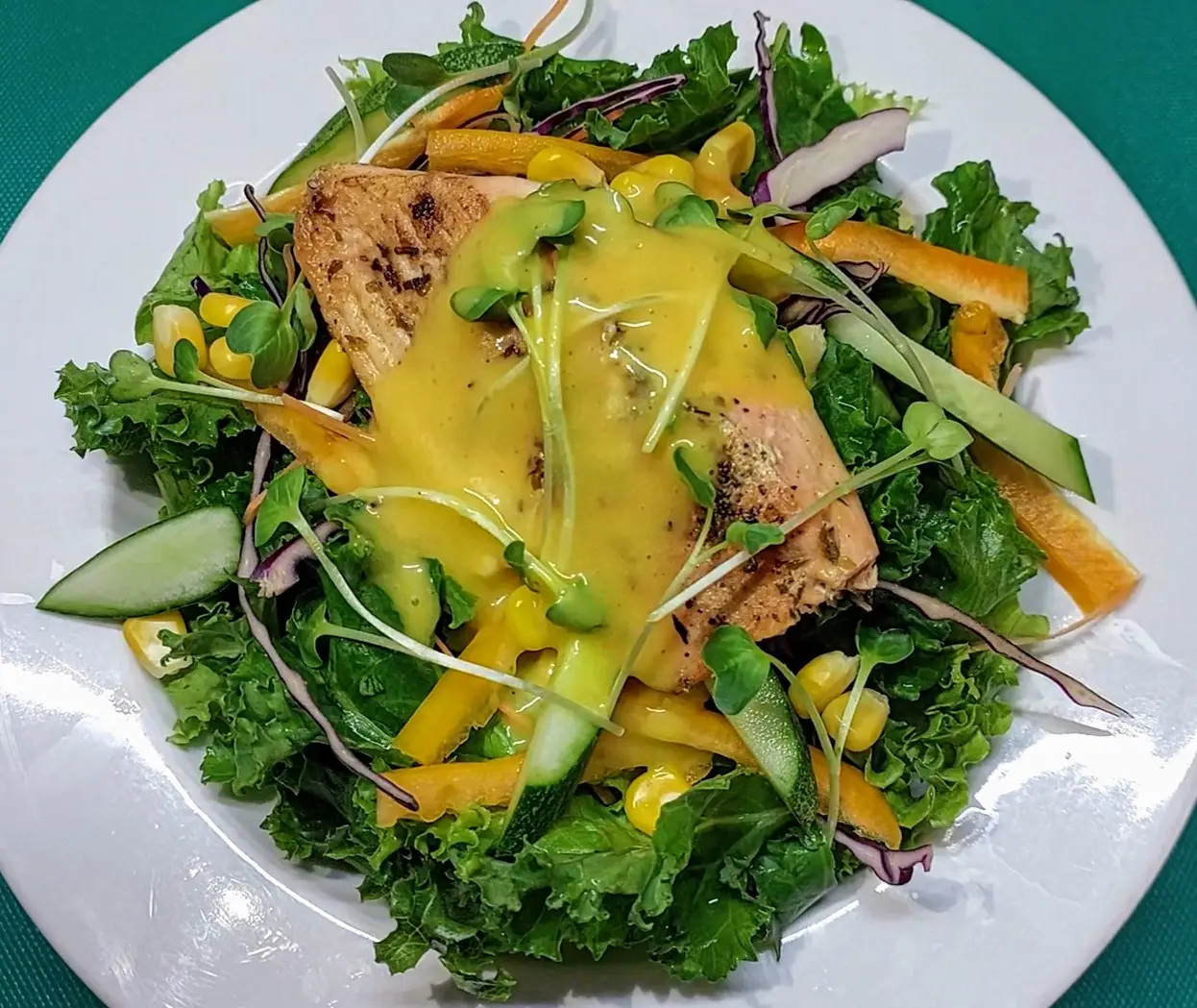 Hình ảnh Salad Cá Hồi