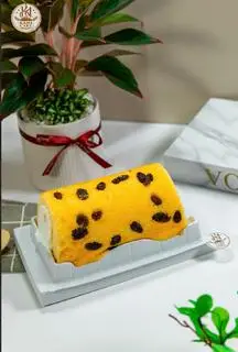 Hình ảnh Bánh bông lan nho cuộn kem 