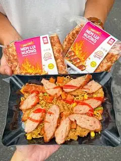 Hình ảnh Mì Trộn Nem Lụi Nướng