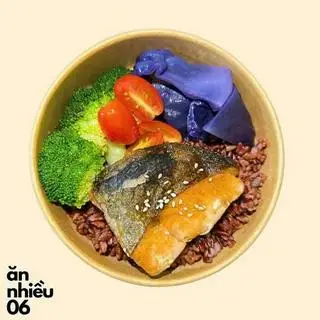 Hình ảnh Cơm gạo lứt cá hồi sốt teriyaki