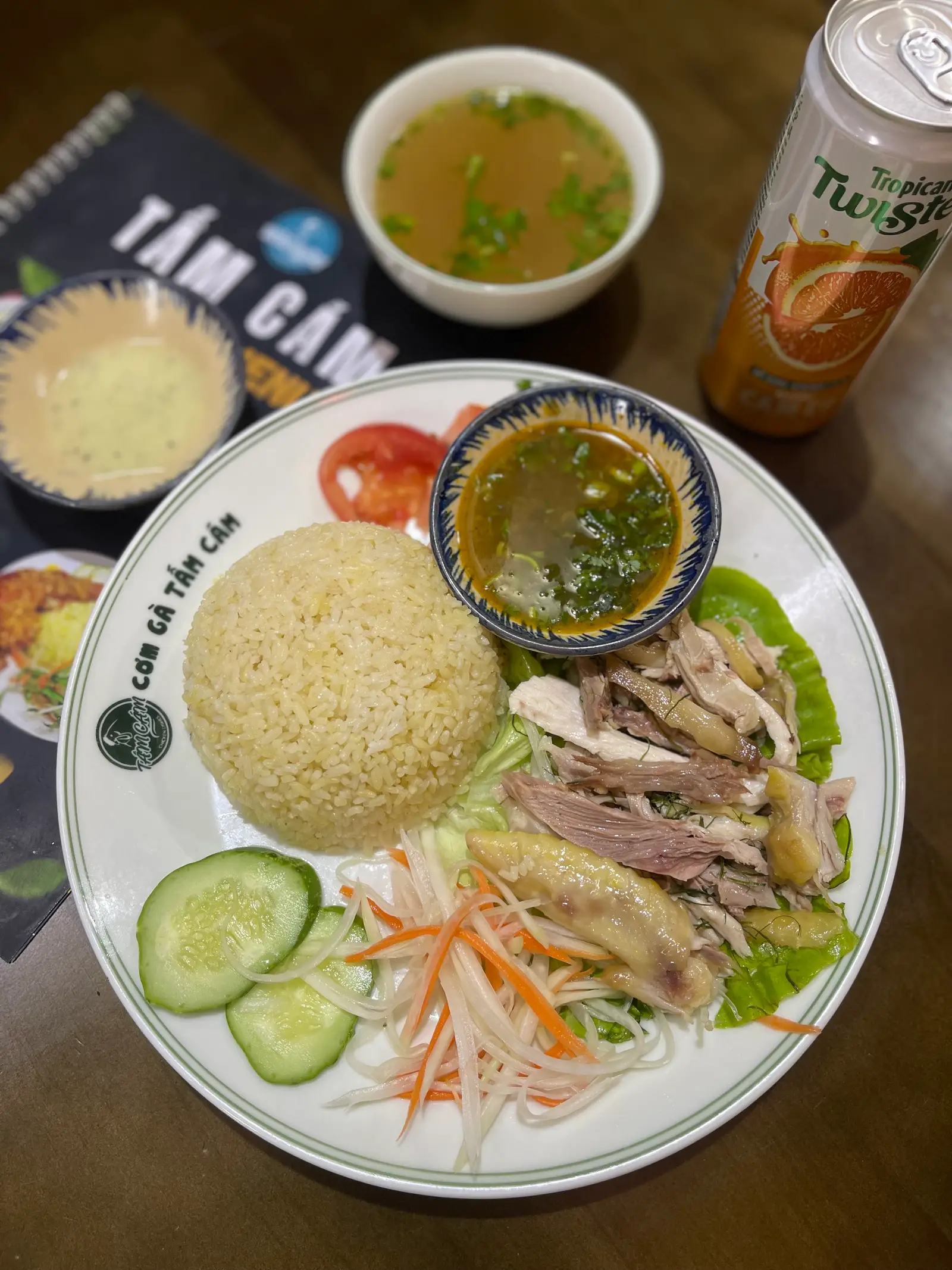 Hình ảnh Cơm gà xé phay lẫn