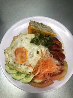 Hình ảnh Cơm lạp xưởng - chả - ốp la