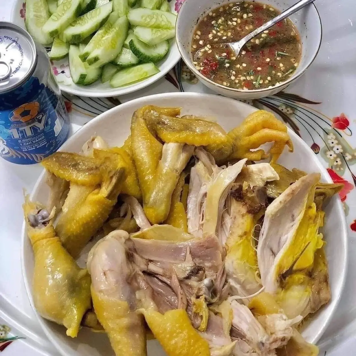 Hình ảnh gà hấp 1 con + sốt chấm 