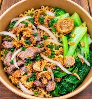 Hình ảnh Mì Trộn Bò Xào Củ Hành
