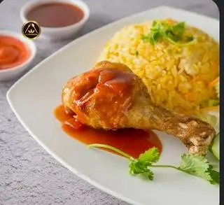 Hình ảnh Cơm chiên đùi tỏi gà xối mỡ 