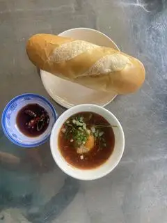Hình ảnh Bánh mì-xíu mại trứng muối