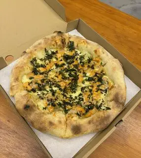 Hình ảnh Pizza cá hồi - rong biển