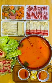 Hình ảnh Lẩu Thái Sụn Heo + Viên Lẩu