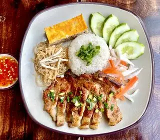 Hình ảnh Cơm tấm sườn -bì -chả