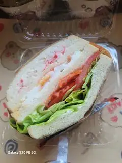 Hình ảnh Sandwich trứng và thành cua 