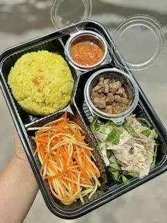 Hình ảnh Cơm gà xé phay Sam Sam