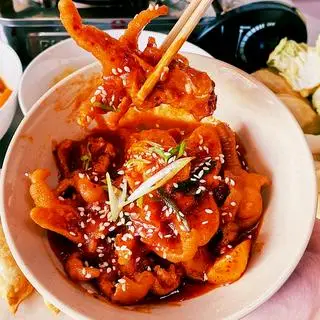 Hình ảnh Chân gà rút xương sốt hàn quốc-tặng kèm ly nước ngọt
