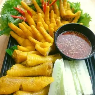 Hình ảnh Chân gà ủ muối