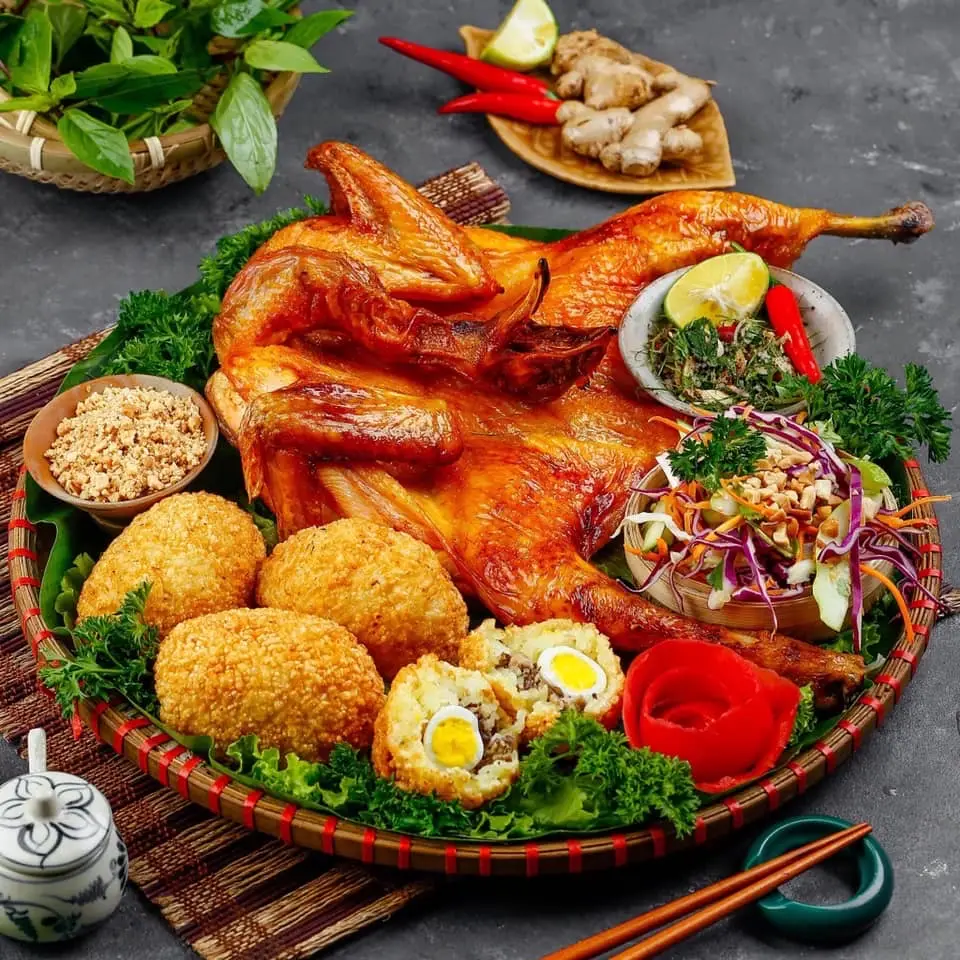 Hình ảnh 1 con gà khói chặt + 4 xôi nấm 