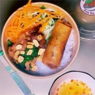 Hình ảnh Bún thịt nướng - chả giò