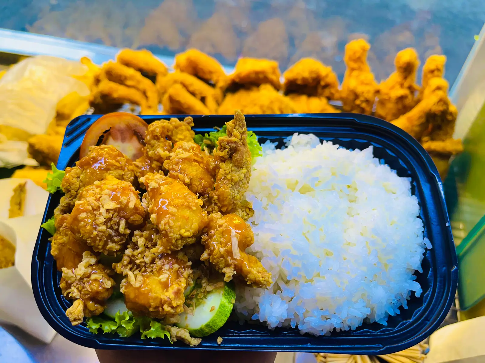 Hình ảnh Cơm Sụn Gà Sốt Mắm Tỏi 