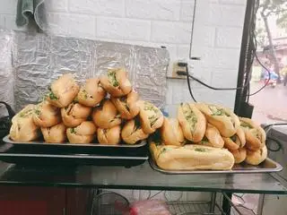 Hình ảnh Bánh mì pate trứng 2 quả