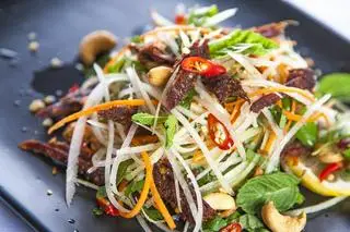 Hình ảnh Gỏi khô bò đen