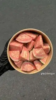 Hình ảnh Ổi ruby + Muối Tôm 