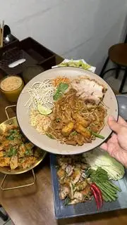 Hình ảnh Pad Thái heo quay