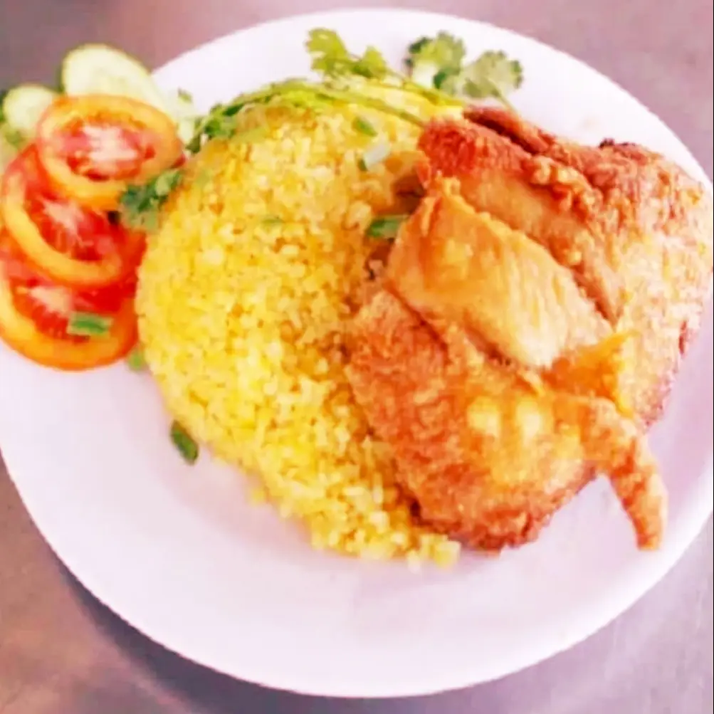 Hình ảnh Cơm Chiên Ức Gà Xối Mỡ