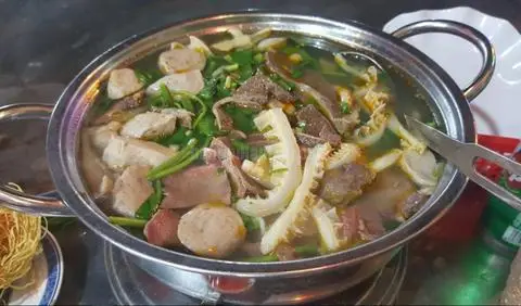 Hình ảnh lẩu đuôi bò lớn 