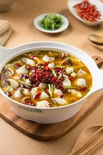 Hình ảnh Nồi Đất Cá Cải Chua 砂锅老坛酸菜鱼 