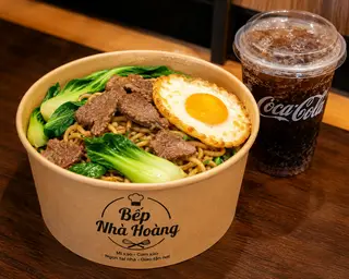 Hình ảnh Mì xào bò + trứng + ly coca