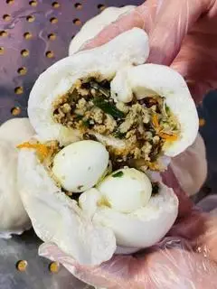 Hình ảnh BÁNH BAO THỊT XÀO 2 TRỨNG 