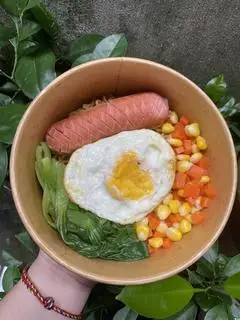 Hình ảnh Mì Indomie Trộn Xúc Xích + Trứng