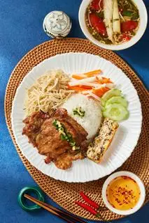 Hình ảnh Cơm tấm sườn bì chả